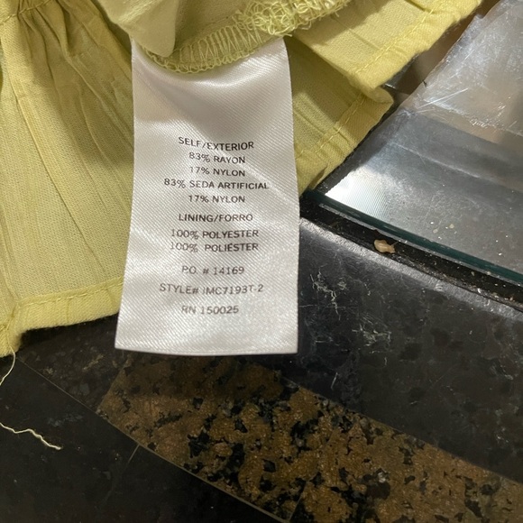 Emory Park Light lime green. Top feels linen - Picture 10 of 10